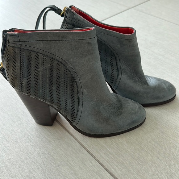 Coach ankle Bootie Honey Cut-Out Leather - Picture 3 of 6